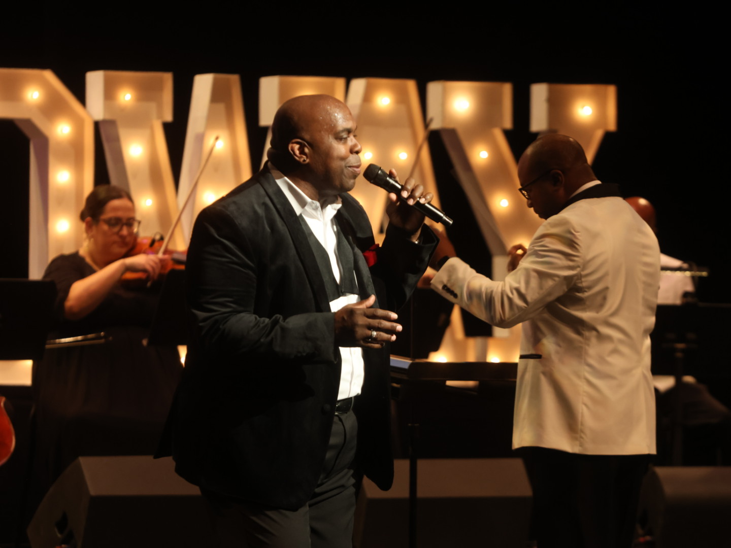 Anthony Glover performing at Broadway on the Hill